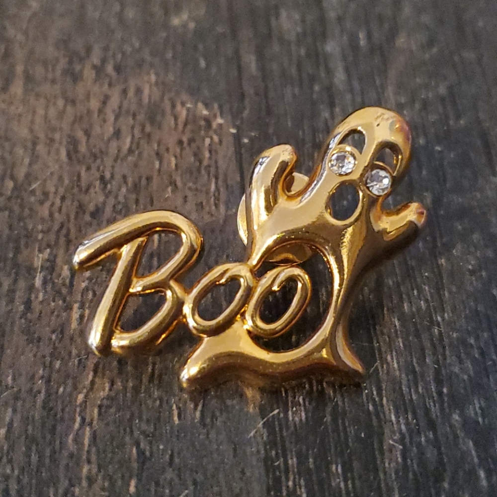 Ghost Boo brooch pin